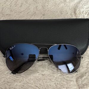 Ray-Ban polarized Aviator Sunglasses gunsmoke color rim
Minor scratches